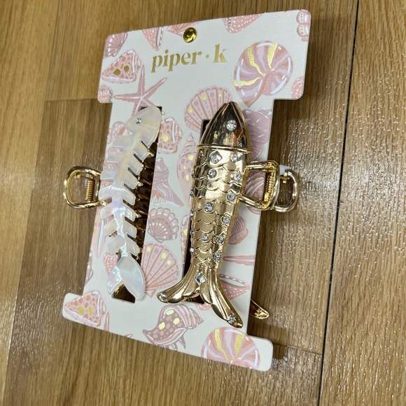 NWT ⚜️🐟⚜️ Pink Linen 2 Fish Metal Hair Claw Clips - Picture 6 of 9